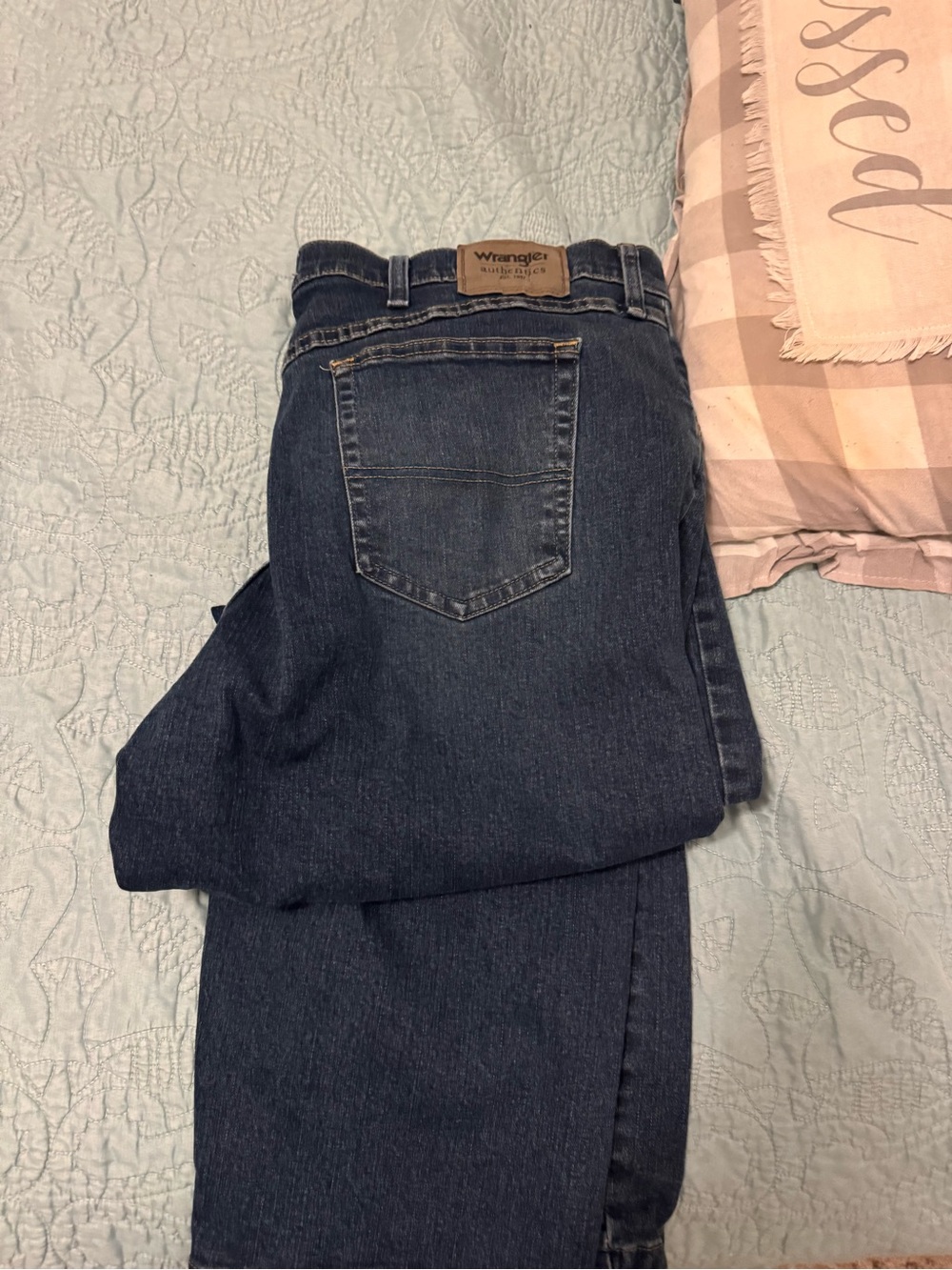 Wrangler Men’s Dark Blue Relaxed Jeans
